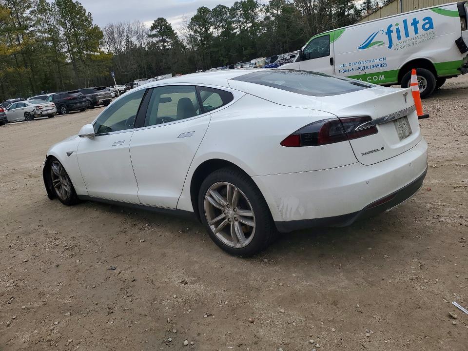 76027545 :رقم المزاد ، 5YJSA1H1XEFP44870 vin ، 2014 Tesla Model S مزاد بيع
