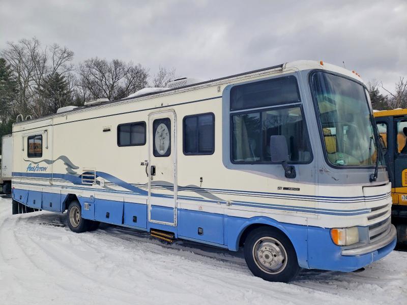 49512636 :رقم المزاد ، 3FCNF53S3XJA17527 vin ، 1999 Fleetwood Motor Home مزاد بيع
