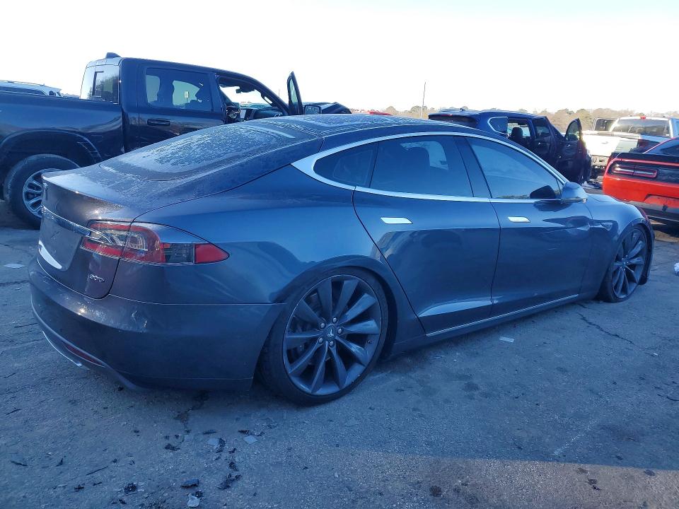 2016 Tesla Model S მანქანა იყიდება აუქციონზე, vin: 5YJSA1E28GF133929, აუქციონის ნომერი: 76120665