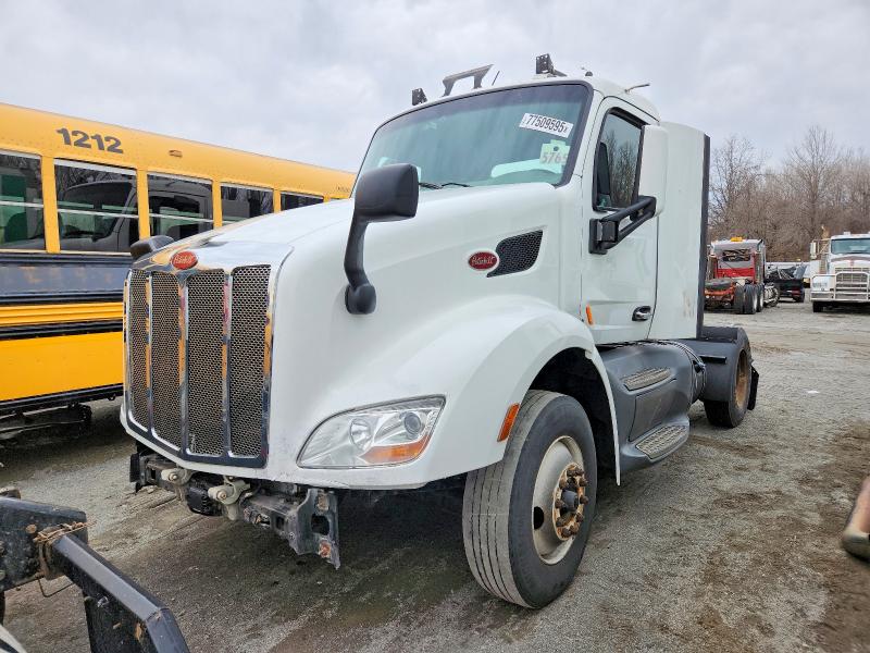 Продаж на аукціоні авто 2018 Peterbilt 579, vin: 1XPBA48X8JD477654, номер лоту: 77509595