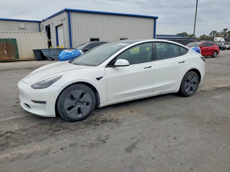 78376305 :رقم المزاد ، 5YJ3E1EAXMF084275 vin ، 2021 Tesla Model 3 مزاد بيع