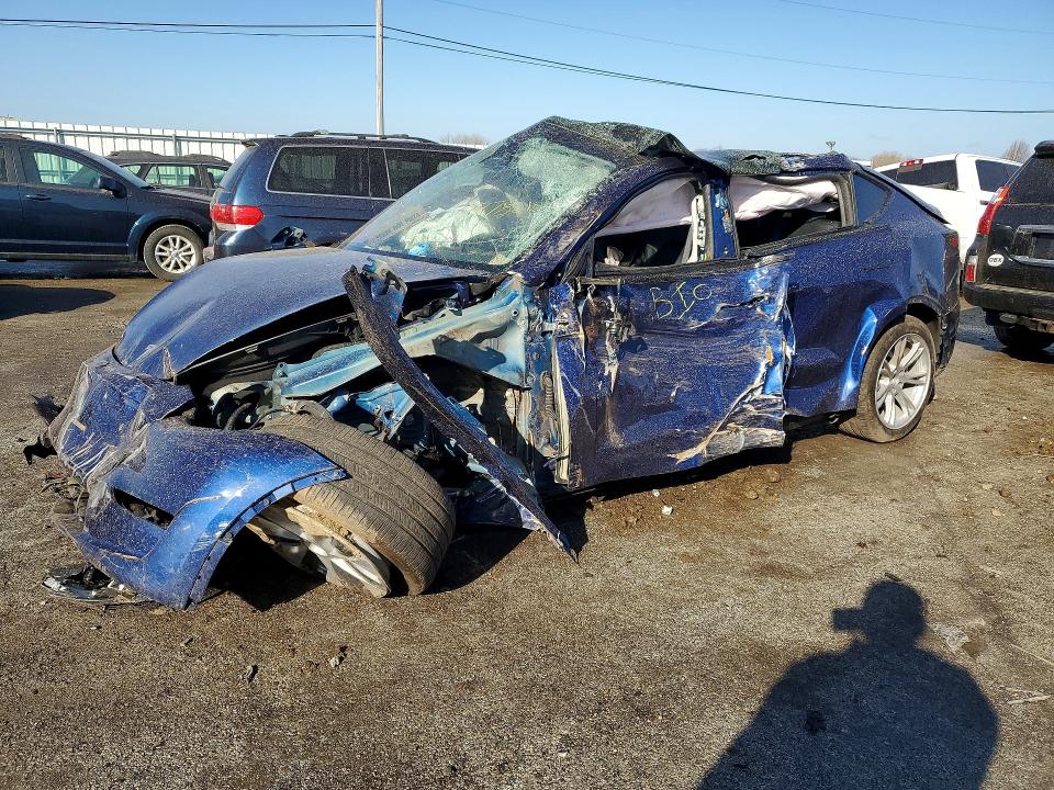 Продажа на аукционе авто 2024 Tesla Model Y, vin: 7SAYGDEE0RA273660, номер лота: 77782185