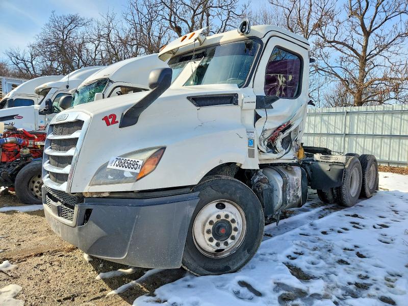 Продаж на аукціоні авто 2018 Freightliner Cascadia 126, vin: 3AKJHLDV8JSJT0996, номер лоту: 73685695
