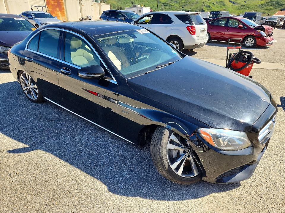 Продаж на аукціоні авто 2018 Mercedes-benz C, vin: 55SWF4HB3JU262036, номер лоту: 78598845