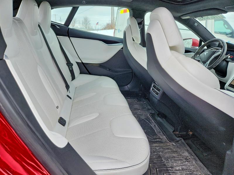 77076285 :رقم المزاد ، 5YJSA1E28HF180167 vin ، 2017 Tesla Model S مزاد بيع