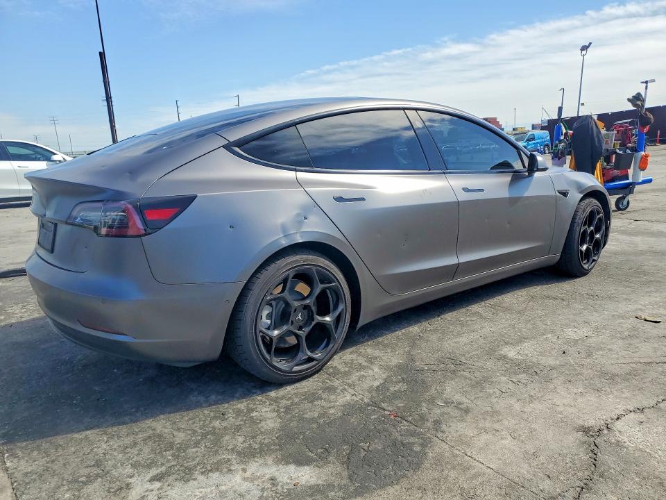 78329935 :رقم المزاد ، 5YJ3E1EB0MF001719 vin ، 2021 Tesla Model 3 مزاد بيع