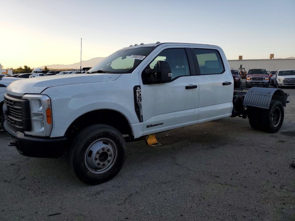 75302335 :رقم المزاد ، 1FT8W3DT5PEC22151 vin ، 2023 Ford F350 Super مزاد بيع