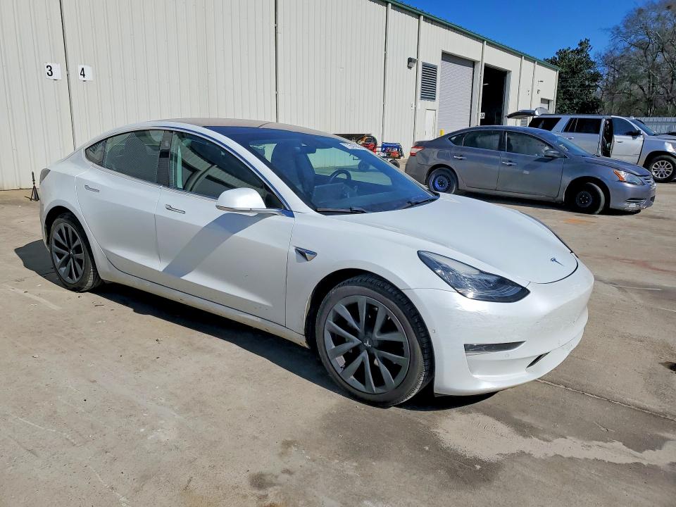 Продажа на аукционе авто 2018 Tesla Model 3, vin: 5YJ3E1EA0JF057761, номер лота: 77647955