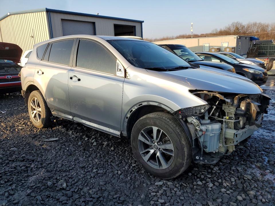 Aukcja sprzedaży 2018 Toyota Rav4, vin: 2T3RFREV0JW701178, numer aukcji: 77328625
