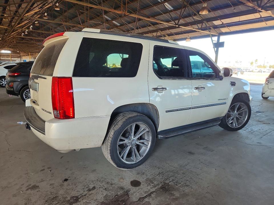 2009 Cadillac Escalade L მანქანა იყიდება აუქციონზე, vin: 1GYFK232X9R285662, აუქციონის ნომერი: 76569905