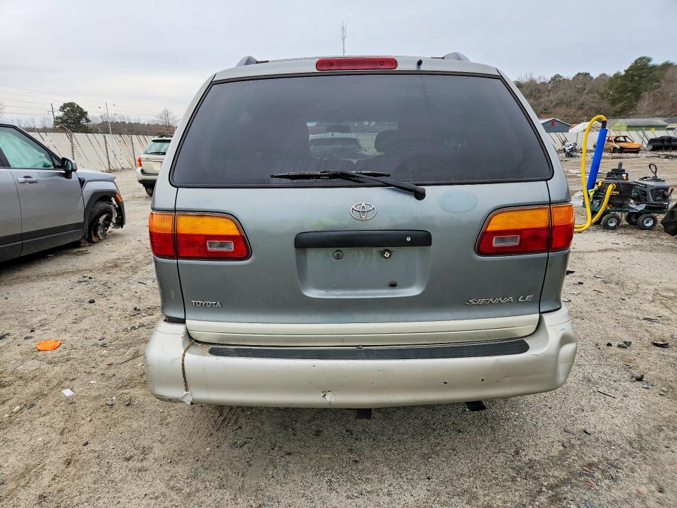 Auction sale of the 2000 Toyota Sienna, vin: 4T3ZF13C1YU220272, lot number: 73085505