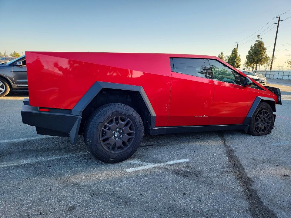 Продажа на аукционе авто 2025 Tesla Cybertruck, vin: 7G2CEHEE2SA071779, номер лота: 76003735