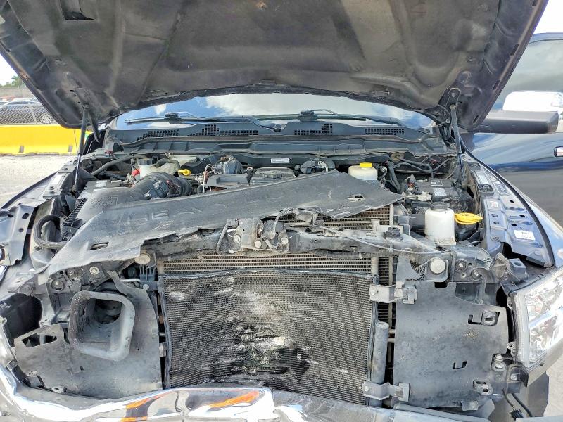 75886255 :رقم المزاد ، 3C6UR5DL0JG301493 vin ، 2018 Ram 2500 مزاد بيع