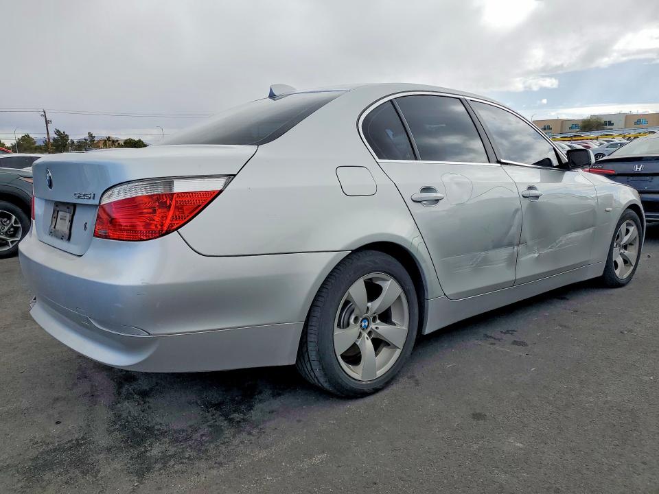 2006 Bmw 525 მანქანა იყიდება აუქციონზე, vin: WBANE53516CK84898, აუქციონის ნომერი: 76654735