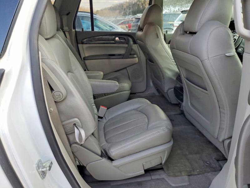 75082245 :رقم المزاد ، 5GAKRAKD1HJ277185 vin ، 2017 Buick Enclave مزاد بيع