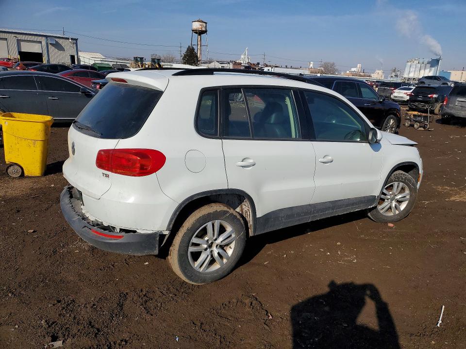 2016 Volkswagen Tiguan მანქანა იყიდება აუქციონზე, vin: WVGBV7AX5GW549212, აუქციონის ნომერი: 76987895