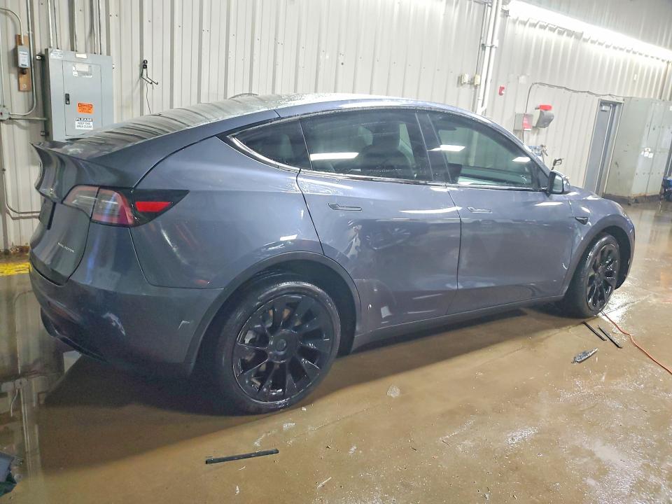 74586945 :رقم المزاد ، 7SAYGDEE4NF522670 vin ، 2022 Tesla Model Y مزاد بيع