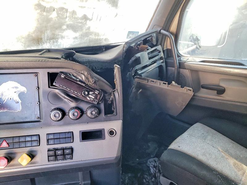 Продажа на аукционе авто 2018 Freightliner Cascadia 126, vin: 3AKJHHDR4JSJC6858, номер лота: 74853285