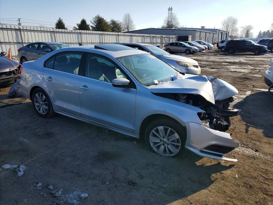 75350245 :رقم المزاد ، 3VWD17AJ6FM422579 vin ، 2015 Volkswagen Jetta مزاد بيع