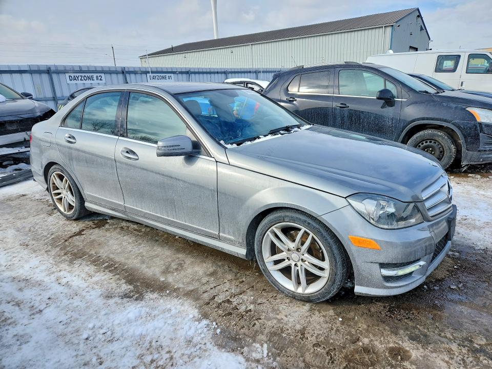 76910505 :رقم المزاد ، WDDGF8FB8CA688743 vin ، 2012 Mercedes-benz C مزاد بيع