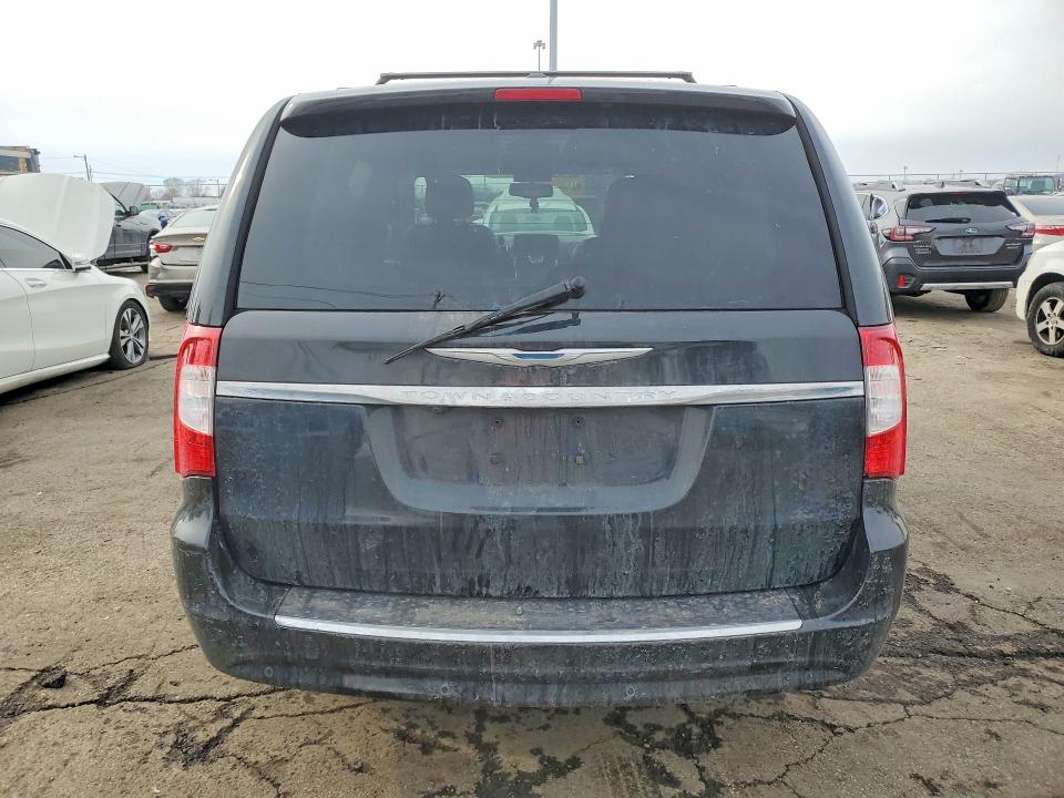 77076085 :رقم المزاد ، 2C4RC1CG2FR675456 vin ، 2015 Chrysler Town & Country مزاد بيع