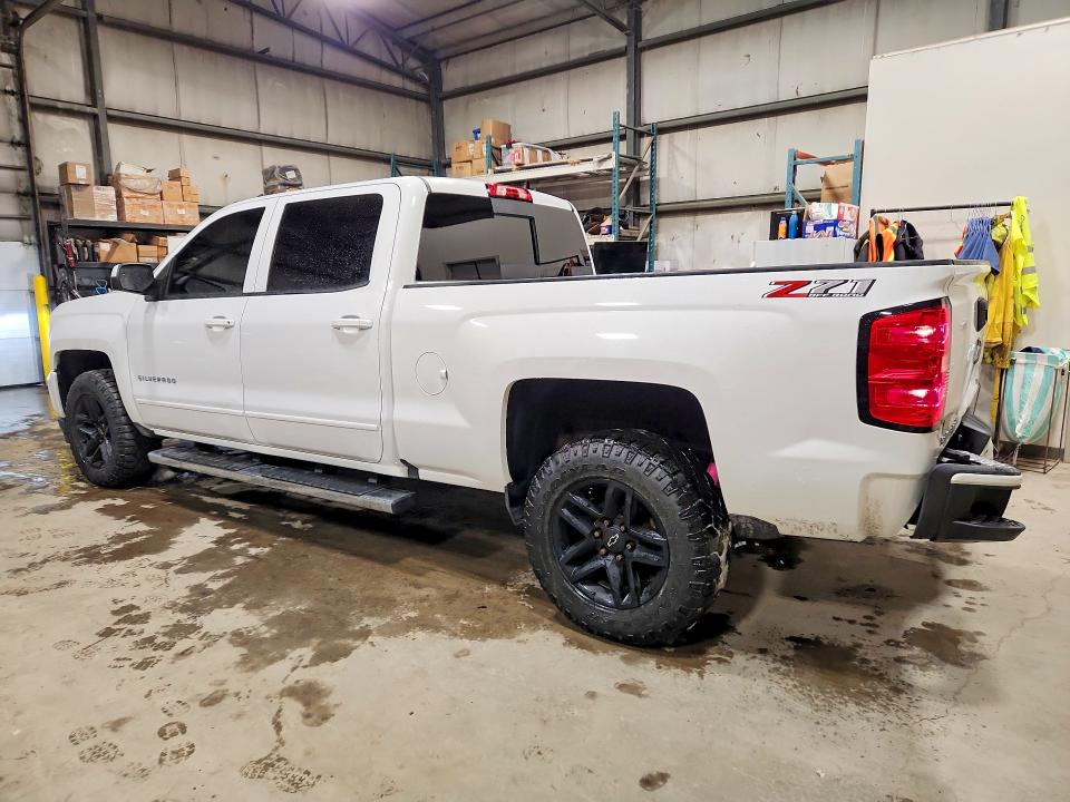 Продажа на аукционе авто 2018 Chevrolet Silverado, vin: 3GCUKREC9JG475971, номер лота: 76310275