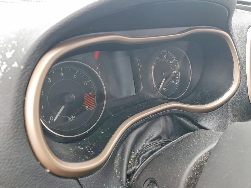 75361655 :رقم المزاد ، 1C4PJLCS5EW102585 vin ، 2014 Jeep Cherokee مزاد بيع