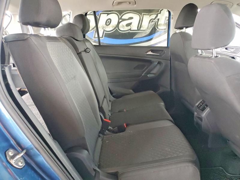 79080035 :رقم المزاد ، 3VV1B7AX9JM190030 vin ، 2018 Volkswagen Tiguan مزاد بيع
