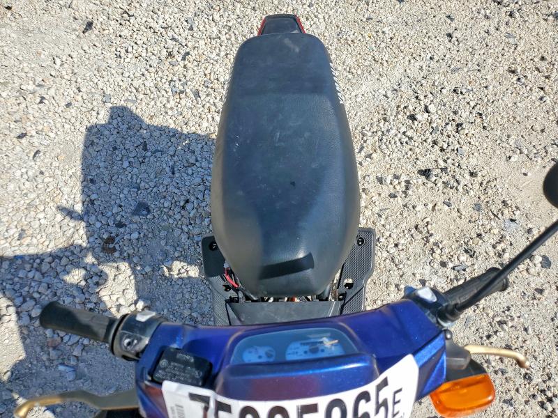 52578666 :رقم المزاد ، LPRSA20A94A406847 vin ، 2004 Yamaha Yw50 مزاد بيع