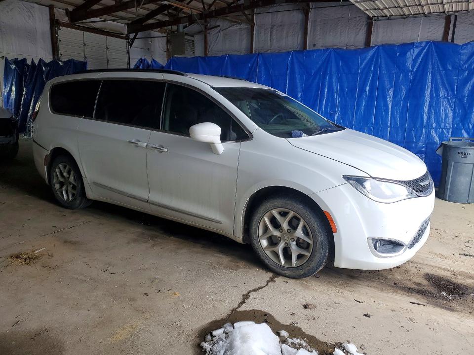 Продажа на аукционе авто 2017 Chrysler Pacifica, vin: 2C4RC1BGXHR832400, номер лота: 76334235