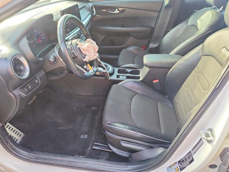 76826045 :رقم المزاد ، 3KPF54AD7NE455673 vin ، 2022 Kia Forte مزاد بيع