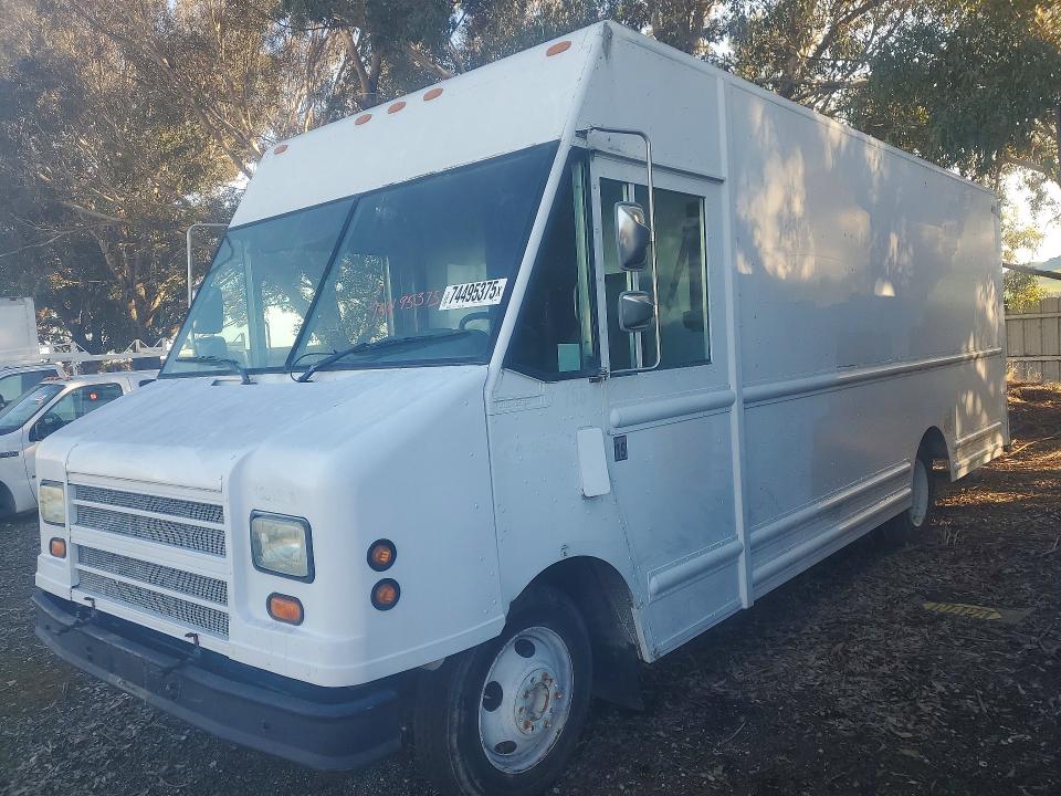 74495375 :رقم المزاد ، 5B4KP42Y613329435 vin ، 2001 Workhorse Custom Chassis Forward Control Chassis مزاد بيع