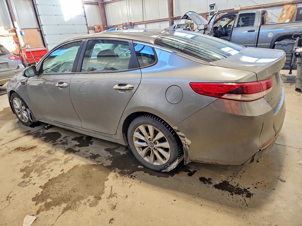 77672735 :رقم المزاد ، 5XXGT4L32JG180875 vin ، 2018 Kia Optima مزاد بيع
