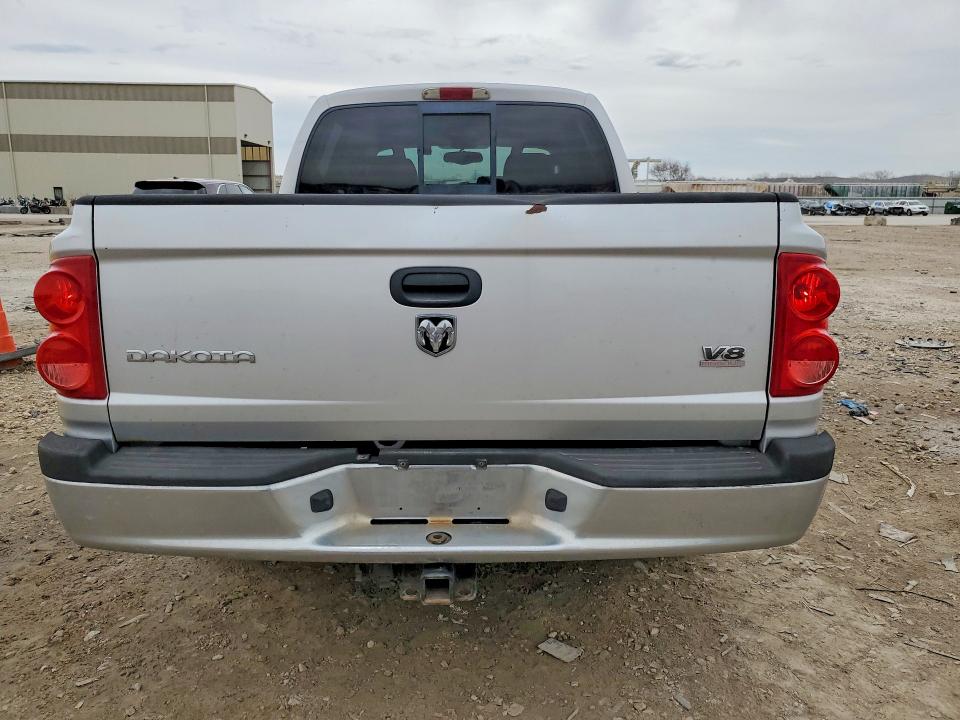 2005 Dodge Dakota მანქანა იყიდება აუქციონზე, vin: 1D7HW58NX5S200321, აუქციონის ნომერი: 77923385