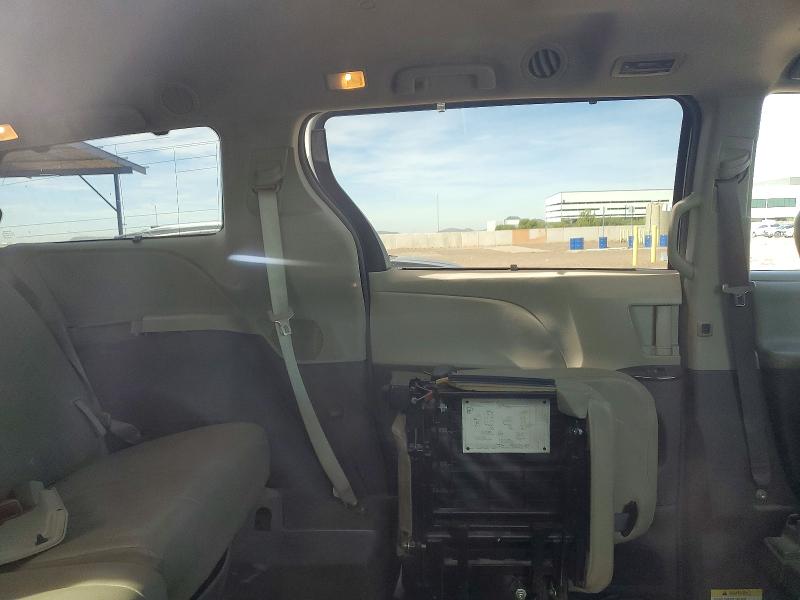 Продажа на аукционе авто 2015 Toyota Sienna, vin: 5TDYK3DC2FS667984, номер лота: 78994365