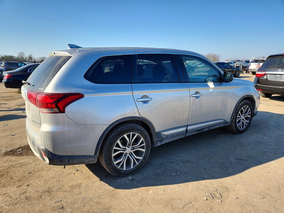 Продаж на аукціоні авто 2018 Mitsubishi Outlander, vin: JA4AZ3A3XJZ071394, номер лоту: 76892425
