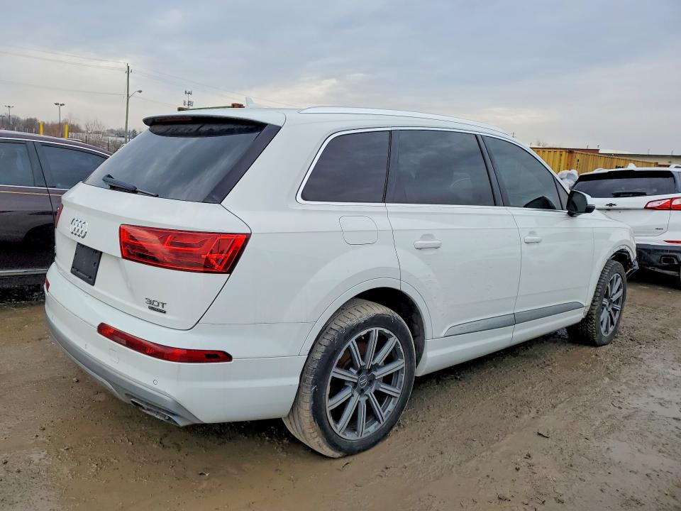 Продажа на аукционе авто 2017 Audi Q7, vin: WA1LAAF73HD035313, номер лота: 77579935