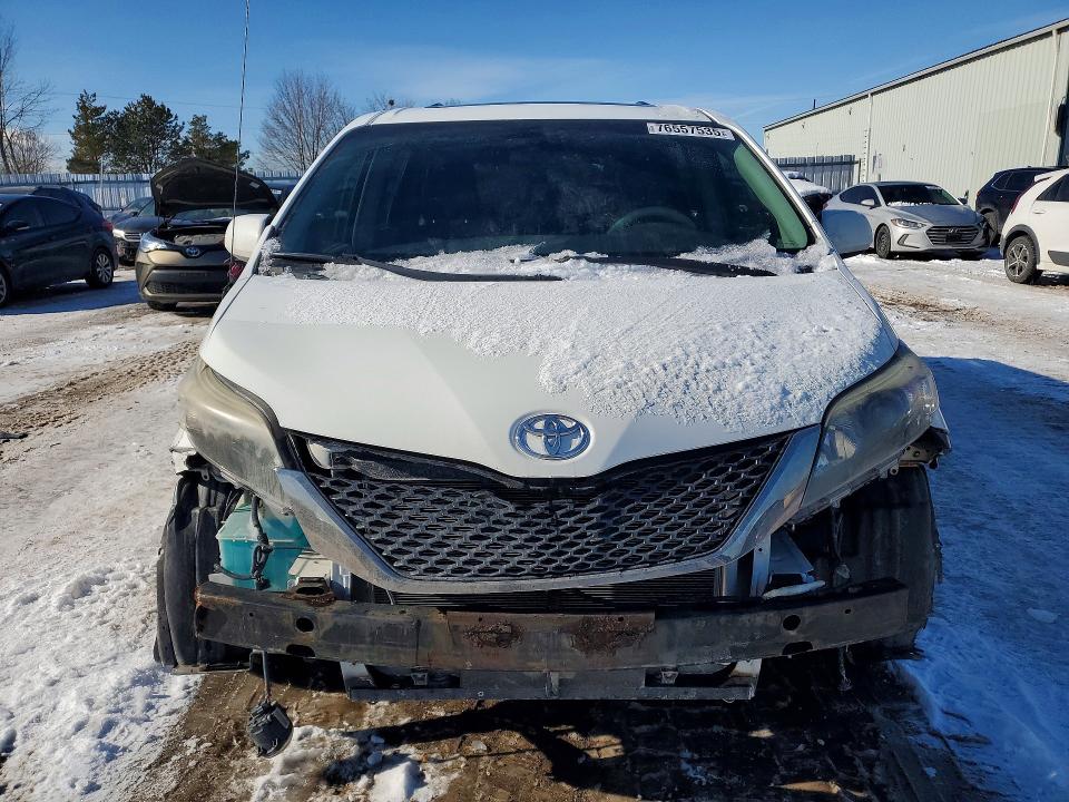 2011 Toyota Sienna მანქანა იყიდება აუქციონზე, vin: 5TDXK3DC7BS099320, აუქციონის ნომერი: 76557535