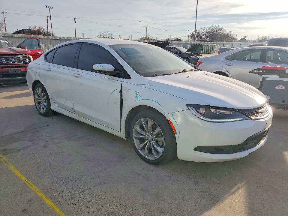 75001555 :رقم المزاد ، 1C3CCCBB3GN185103 vin ، 2016 Chrysler 200 مزاد بيع
