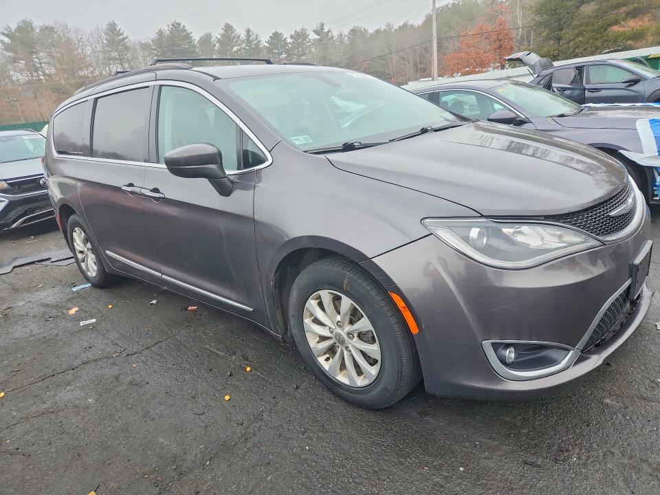 Продажа на аукционе авто 2017 Chrysler Pacifica, vin: 2C4RC1BG4HR745463, номер лота: 77733525