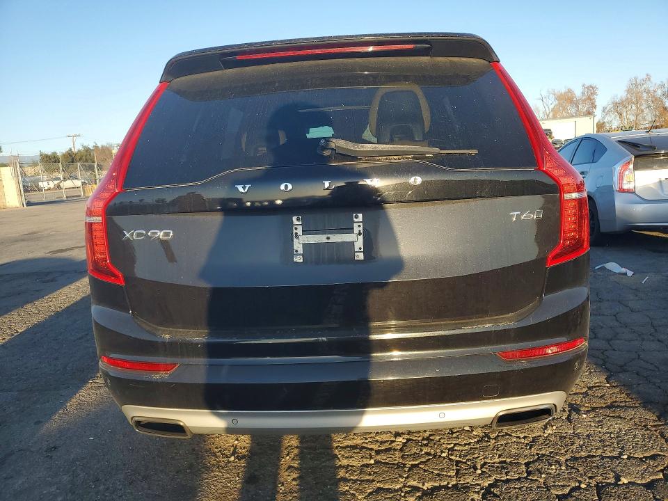 2018 Volvo Xc90 T6 მანქანა იყიდება აუქციონზე, vin: YV4A22PK2J1368996, აუქციონის ნომერი: 75869195