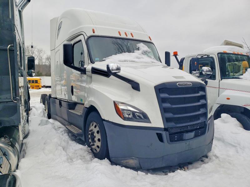 Продажа на аукционе авто 2018 Freightliner Cascadia 126, vin: 3AKJHHDR4JSJC6858, номер лота: 74853285