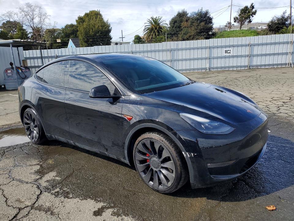 77846505 :رقم المزاد ، 7SAYGDEF2NF326512 vin ، 2022 Tesla Model Y مزاد بيع