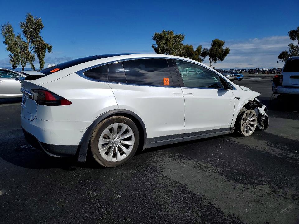 Продаж на аукціоні авто 2019 Tesla Model X, vin: 5YJXCAE29KF189886, номер лоту: 78176095