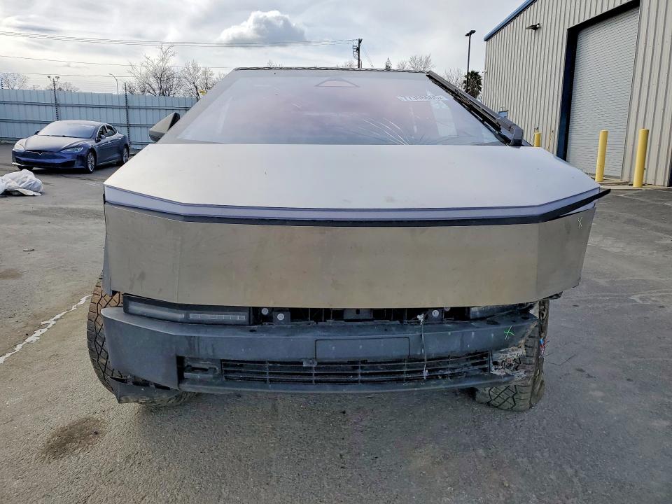 77308665 :رقم المزاد ، 7G2CEHEE9RA019723 vin ، 2024 Tesla Cybertruck مزاد بيع