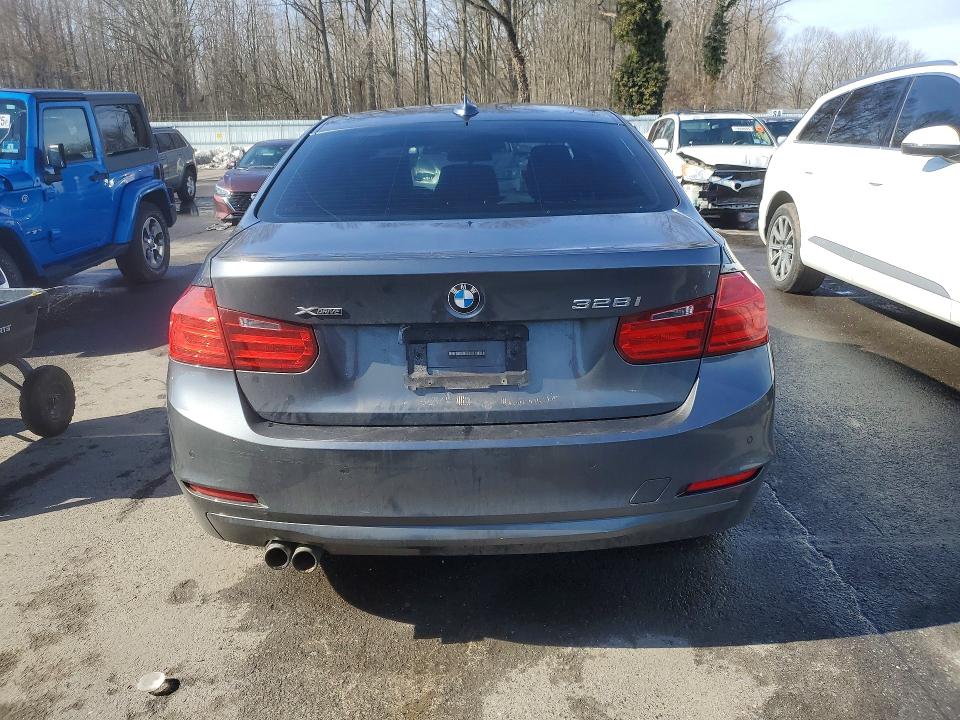 2015 Bmw 328 მანქანა იყიდება აუქციონზე, vin: WBA3B3G50FNR85967, აუქციონის ნომერი: 79206765