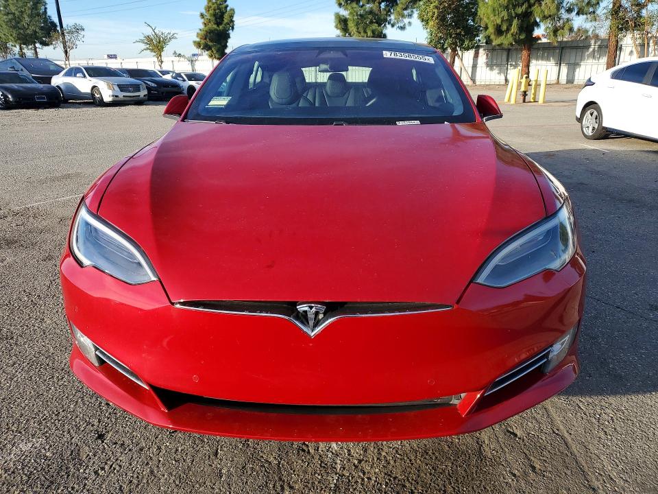 78358555 :رقم المزاد ، 5YJSA1E28JF262664 vin ، 2018 Tesla Model S مزاد بيع