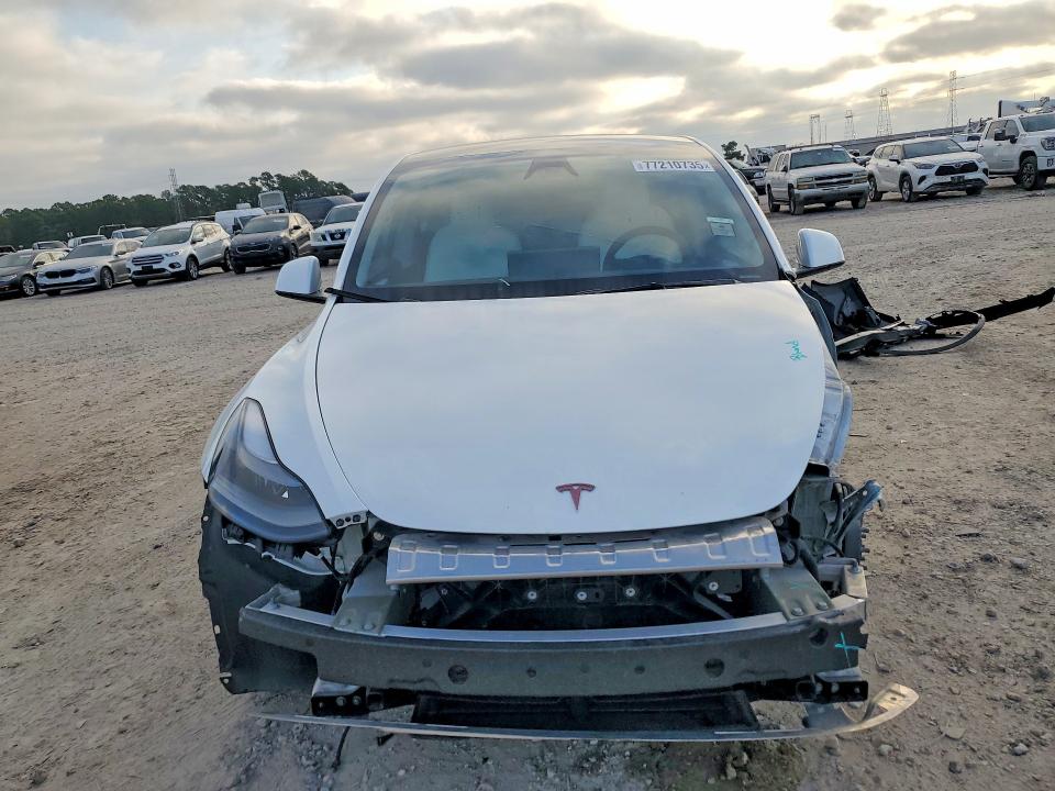 77210735 :رقم المزاد ، 7SAYGAEE4RF064925 vin ، 2024 Tesla Model Y مزاد بيع