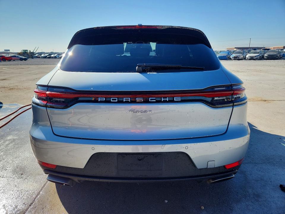 76991085 :رقم المزاد ، WP1AA2A50LLB13343 vin ، 2020 Porsche Macan مزاد بيع
