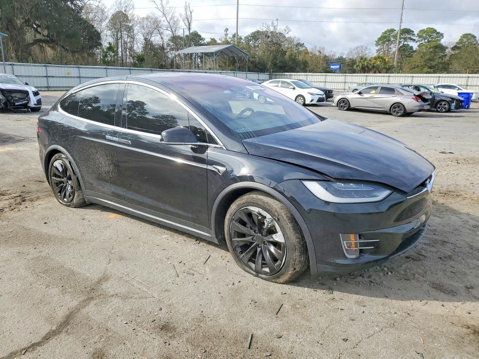 Продаж на аукціоні авто 2018 Tesla Model X, vin: 5YJXCBE20JF110593, номер лоту: 76666225